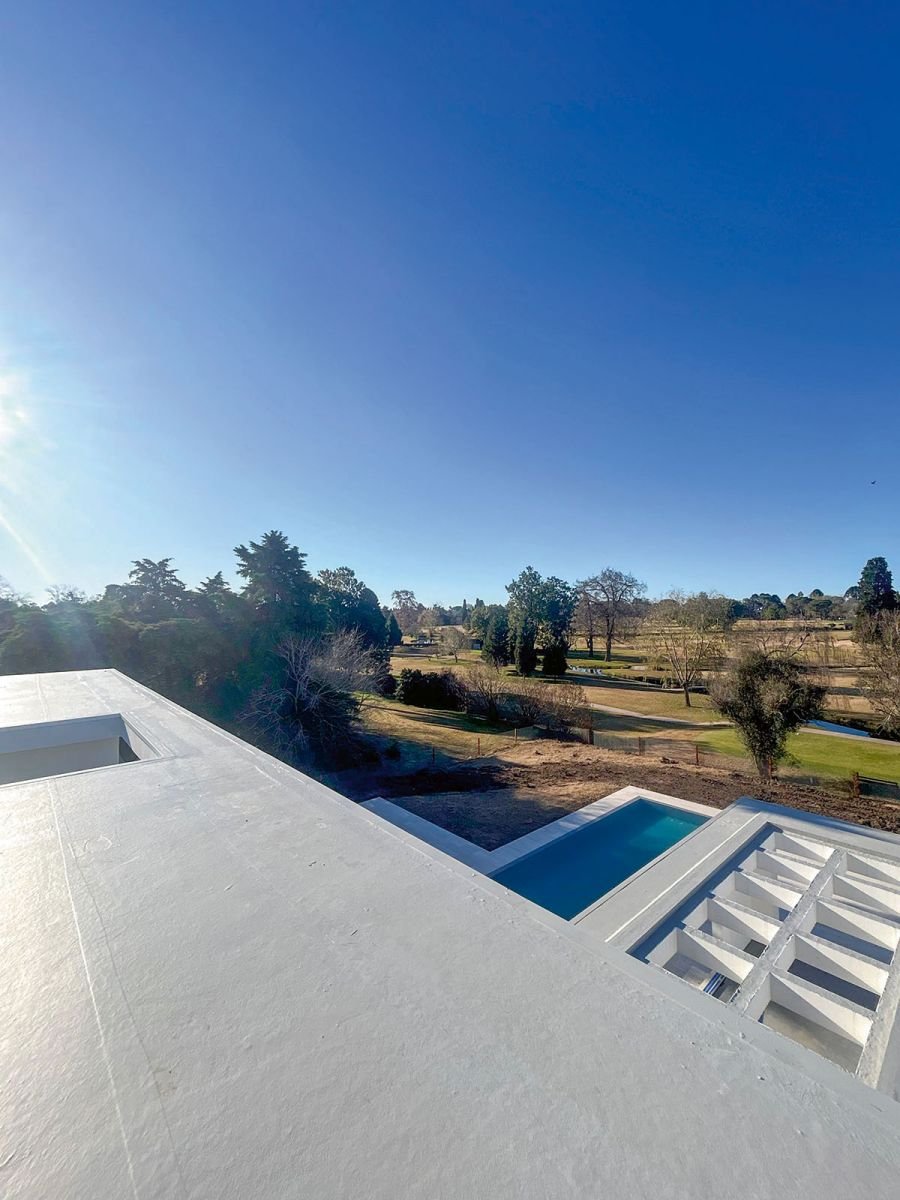 tek-reves-sistema-r-40-membranas-de-caucho-transitables